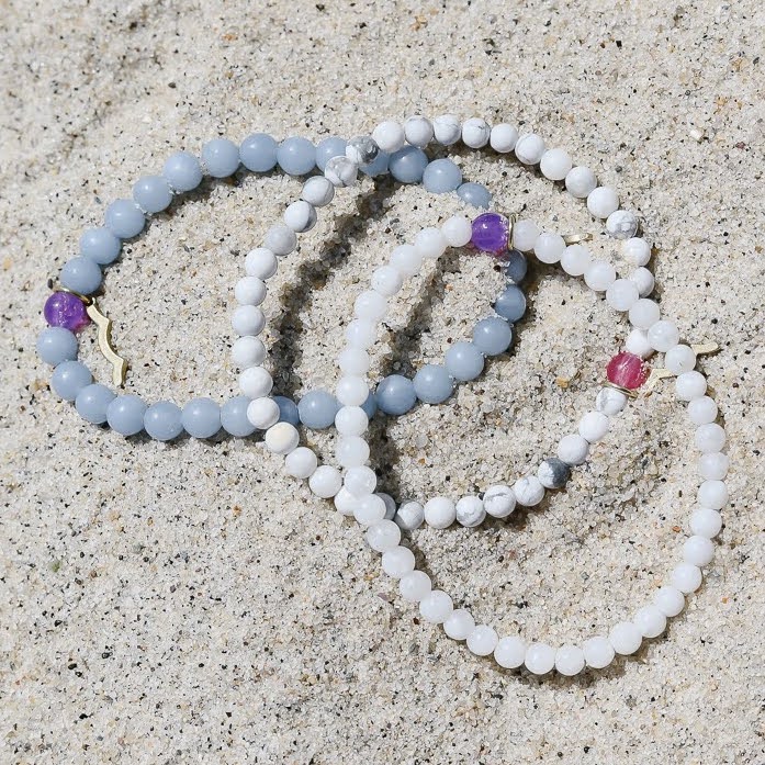 Sailormade UV awareness beaded beach bracelet for sun safety in angelite