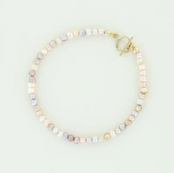 Sailormade women's minimalist blush cultured fresh water pearl bracelet made in Newburyport, MA