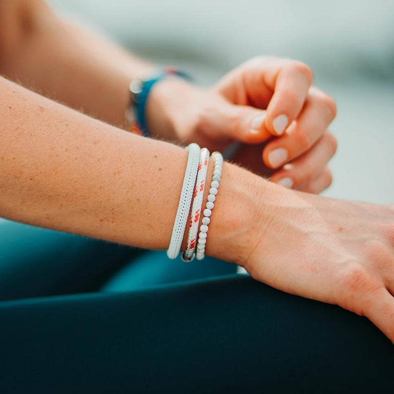 UV awareness beaded beach bracelet for sun safety in howlite