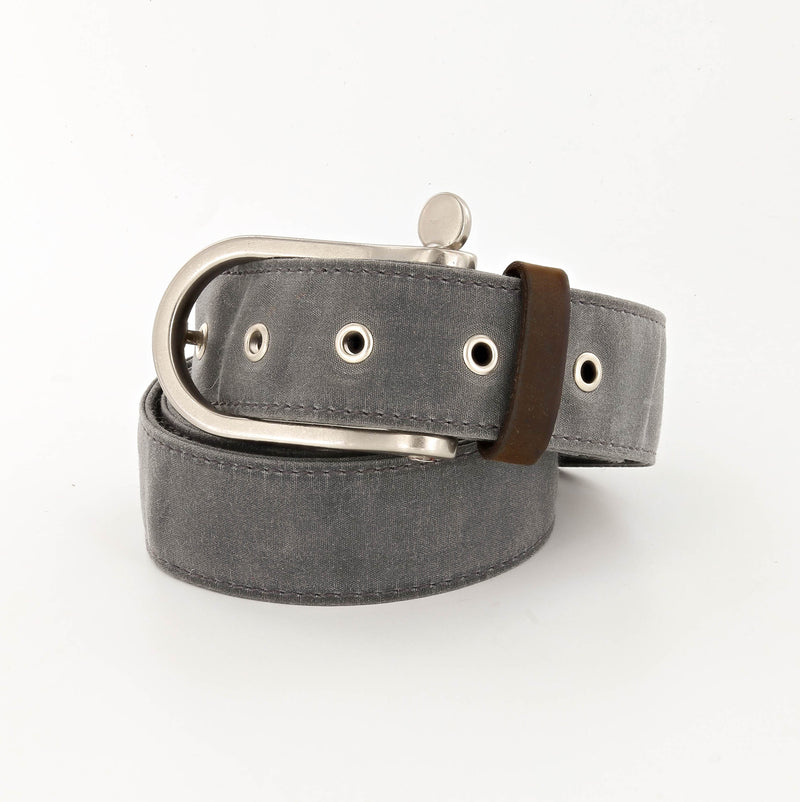 Lookout Waxed Cotton Belt with Shackle Buckle in Charcoal Gray