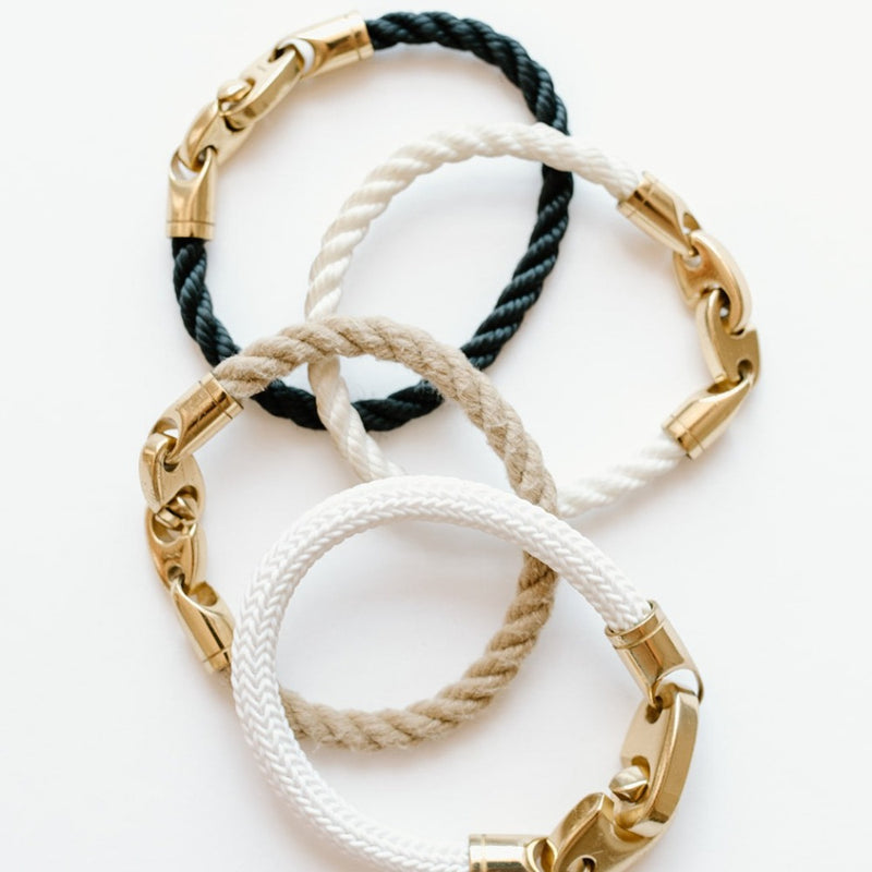 The endeavor single wrap marine rope bracelet with gold brummels from sailormade women’s nautical jewelry collection. Handmade with superb quality in Boston, MA.