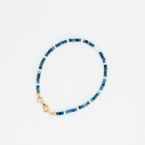 Sailormade women's mini sodalite and pearl chip bead bracelet made in our Boston, MA jewelry studio.