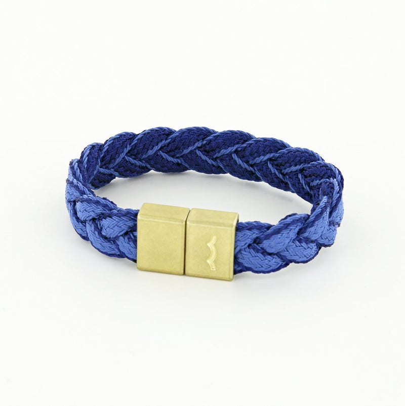men's magnetic braided bracelet in brass and blue