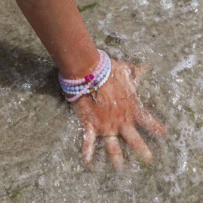 Sailormade UV awareness beaded beach bracelet for sun safety in angelite
